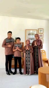 ZUDEVA: Pakaian Keluarga Syari untuk Lebaran