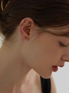 ต่างหูรูปหัวใจลูกไม้หรูหราสำหรับผู้หญิง ดีไซน์เรียบง่าย ดีไซน์เฉพาะตัว สำหรับใส่ไปทำงานในฤดูร้อน เครื่องประดับแฟชั่น