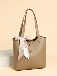 Kangaroo Tote Bag Soft Leather Single Shoulder Commuter Bag Fashionable New 2025 Handbag with Scarf Versatile Daily Use