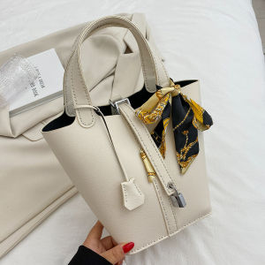 Handmade Diy Material Bucket Bag  Vegetable Basket Fashionable Gift for Besties Soft PU Leather Lock Buckle Closure