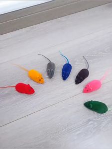 Mainan Tikus Palsu untuk Kucing/Tikus Bola - Berat 20g, Ukuran 6cm x 3cm x 2.5cm, Berbunyi ketika ditekan/Mencicit