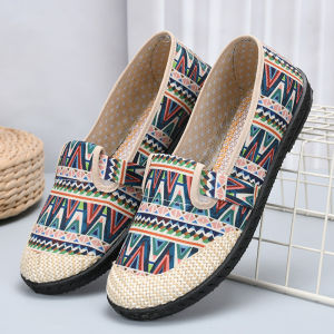 Spring Summer Flat Bottom Womens Shoes Comfortable Anti-Slip Embroidered Sole Traditional Beijing Cloth Shoes Versatile Mom Beans Shoes