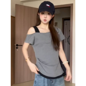 YUEZHONGWEI | Áo thun nữ tay ngắn không đối xứng thời trang mùa hè thiết kế màu tương phản giả hai mảnh hở vai ôm vừa vặn