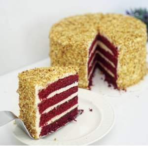 [Heritage] [Red Velvet Cake] with nougat Large 7inch Halal Cake] [Birthday cake] Lapis Surabaya / Cheese Cake / Pandan Kaya / Pandan cake