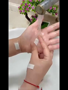 FH-C1364 Plester Transparan Penutup Luka Anti Air Hansaplas Waterproof Pelindung Bakteri P3K Perban