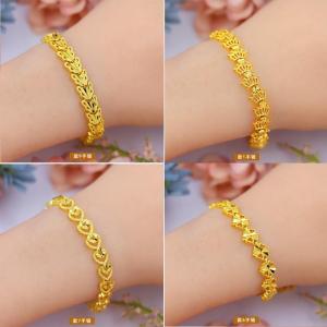 Fashionable Gold Plated Rose Bracelet for Women Long Lasting Colorful Heart Shaped Alloy Jewelry Suitable for All Occasions