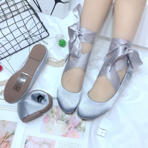 Giày Bốt Múa Ba Lê Bằng Vải Satin Mới 2025 Giày Đơn Đầu Tròn Đế Phẳng Mềm Mại Dây Buộc Chéo Giày Nữ Thời Trang Mùa Xuân Hè