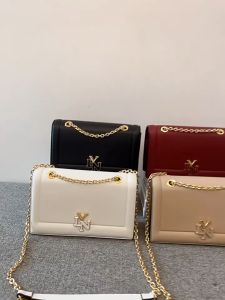 กระเป๋า LYN รุ่น new chain-decorated saddle bag with wide shoulder shoulder straps for women ขนาด 9 นิ้ว