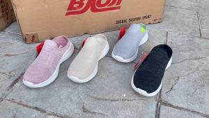 Baoji รองเท้าสลิปออนแบบสวมผู้หญิง เปิดส้น รุ่น BJW1102 (37-41)