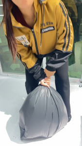 4 แถม 2 (6 แพ็ค) สุดคุ้ม! ถุงขยะชนิดเหนียวหนาพิเศษ กันน้ำ น้ำไม่รั่วซึม ไม่เปราะ ไม่ต้องซ้อนหลายชั้นให้ยุ่งยาก สินค้าจัดส่งจากไทย