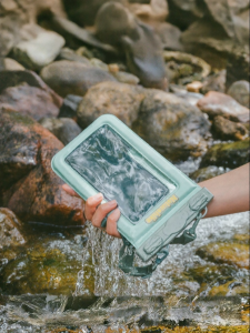 NatureHike | Touch-Screen Waterproof Phone Pouch With Airbag