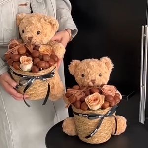 Set Gấu Ôm Giỏ Cói Quà Tặng Ngày Lễ
