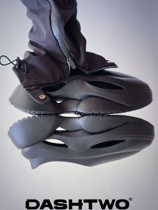 DASHTWO Moon Step Shoes New Style Deep Space Black Indoor Outdoor Breathable Sports Thick Bottom Heightening Integrated Clog Shoes