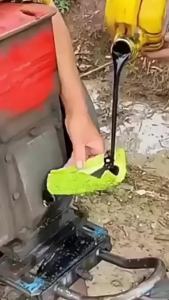 D.S. กรวยเติมน้ำมัน น้ำมันเครื่อง ปรับงอได้  พับเก็บได้ สามารถใช้กับของเหลวทุกชนิด Car Refueling Funnel