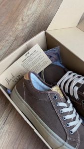 Giày Sneaker Vải Canvas Nam Nữ E12 Kakao Dincox Chính Hãng
