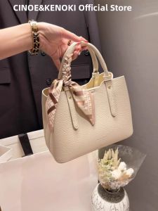 High Quality Large Capacity Tote for Commute