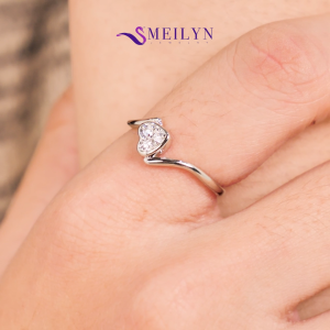 MEILYN Cincin Fashion Wanita Motif Triple Love Lapis Perak 0222240163