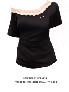 เสื้อยืดแขนสั้นไหล่เดียวลายขอบลูกไม้ไซส์ใหญ่สำหรับผู้หญิงในฤดูร้อน เสื้อตัวบนทรงเข้ารูป ทรงสลิมฟิต ดีไซน์ใหม่ 2025