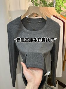 เสื้อยืดคอกลมทรงเข้ารูปสำหรับผู้หญิง ฤดูใบไม้ผลิ 2025 เสื้อเชิ้ตคอกลมแขนยาวสีพื้น เสื้อชั้นในสำหรับใส่ในฤดูใบไม้ผลิ