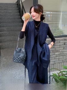 ชุดเสื้อกั๊กยีนส์หลวมๆ ลำลองสำหรับผู้หญิง ชุดกางเกงขากว้าง ชุดแฟชั่นฤดูใบไม้ร่วง ชุดสองชิ้น คอวี กระดุม ชุดเสื้อผ้าทำงาน