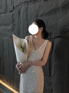 Elegant French Style V-Neck Sequin Strap Dress Womens Spring Atmosphere Luxury Waist Cinched Bodycon Fish Tail Skirt