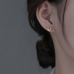Pianist | Silver Heart Hypoallergenic S925 Sterling Silver Studs