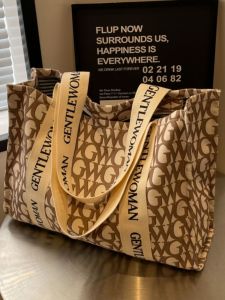 Summer Large Capacity Canvas Tote Bag Womens Commuter Shoulder Bag Fashionable Outdoor Handbag Shopping Bag with Zipper