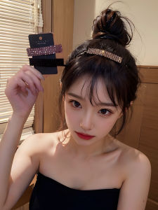 Shiny Water Diamond BB Hair Clip Womens New 2024 Side Bangs Beach Top Forehead Fragrant Card Luxury Headwear Hair Accessories