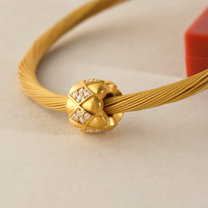 CHOW SANG SANG 周生生 999 24K Gold Rhyme auspicious ginkgo leaf charm for Women 95675C (Bracelet Not Included)