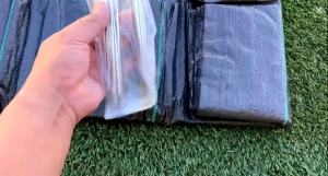 ผ้าคลุมหญ้า ผ้าคลุมดิน(เกรด A) พลาสติกคลุมวัชพืช พราสติกคลุมดิน ผ้าคลุมวัชพืช คลุมวัชพืช น้ำซึมผ่านได้ 50 เมตร 100 เมตร