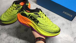 HOKA ONE ONE RINCON 4รองเท้าวิ่งกีฬาเทรนนิ่งความเร็วแฟชั่นแมทช์ลุคง่ายสำหรับผู้ชายและผู้หญิงสีเหลืองสีดำสีส้ม