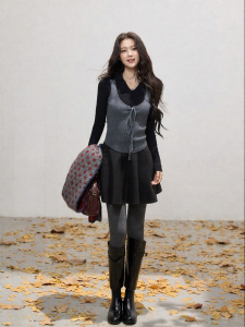 THROUS | Quần Áo Len Pha Lông Patchwork Màu Đối Chọi Ôm Sát
