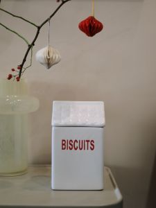 Retro Nostalgic Letter Decorative Canister Biscuit Storage Jar Sealed Home Decor Ceramic Container Kitchen Dining Room