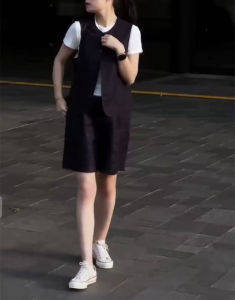 Áo Thun Tay Ngắn Màu Trơn Thời Trang Mùa Hè 2025 Của Trung Quốc Áo Thun Cổ Tròn Thường Ngày Cho Nữ