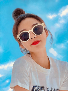 HELEN KELLER | Slimming Face Enhancing Sunglasses