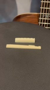 (แพ็คคู่) นัท-หย่อง หย่องล่างและหย่องบนกีตาร์โปร่ง Nut and Saddle แบบพลาสติกอย่างดี - ส่งด่วน เก็บปลายทาง