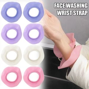 2ชิ้นซิลิโคนกันน้ำลายดอกไม้สายรัดข้อมือโฟมล้างหน้ากันน้ำกันละอองน้ำสำหรับผู้ใหญ่ที่สระผมเครื่องสำอางใช้ได้ทั่วโลก