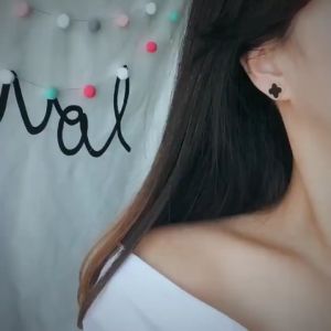 Hoa tai titan cỏ 4 lá sành điệu nhiều size - Hàng chuẩn titan dày màu sắc bóng đẹp - Cam kết 1 đổi 1 nếu đen và gỉ sét