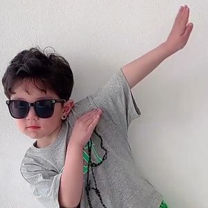 🔥Cc.👍Korean fashion childrens baby fashion sunglasses 1-8 years old girls and boys beach sunshade anti-outdoor sunglasses childrens party glasses