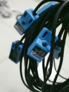 Công tắc cảm biến tiệm cận SN04-N SN04-P sensor cảm biến từ vuông NPN - PNP điện áp 10-30VDC ngõ ra NO