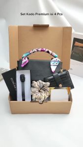 Hampers Kado Ulang Tahun Cewek, Paket Hadiah Wisuda, dan Wedding Gift Set Tas Cewek: Serba Matcha Sage