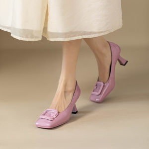 รองเท้าส้นสูงหนังกลับทรงสี่เหลี่ยมแฟชั่นสำหรับผู้หญิง ฤดูใบไม้ผลิและฤดูใบไม้ร่วง รองเท้าส้นเดี่ยวแบบเปิดหน้าเท้า ทรงหัวเหลี่ยม รองเท้าส้นเดี่ยวสำหรับผู้หญิง