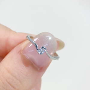 LAZO DIAMOND Swirl Solitaire Diamond Ring in 9k White Gold