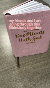 365 Daily Devotional Book for Women One Minute With God Christian Prayer Journal Inspirational Gift for Mom Wife Sister