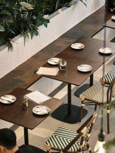 Modern Minimalist Casual Solid Wood Small Square Table Dessert Milk Tea Shop Coffee Shop Table and Chair Combination Reception Negotiation Table