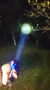 MonQiQi Senter Super Terang / senter police swat lampu/Senter Led Jarak Jauh 3000m / Senter A-76 Sorot 90000 Lumens High Power Zoom Sorot Super Terang