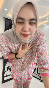 One Set Laluna Rayon Rempel Setelan Wanita