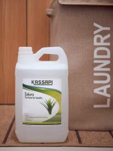 Pewangi / Parfum Laundry Kassapi Kemasan 5 Liter Free Botol Spray