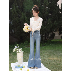 Quần Jeans Chân Dài Form Thẳng Ôm Slight Flare Màu Xanh Nhạt