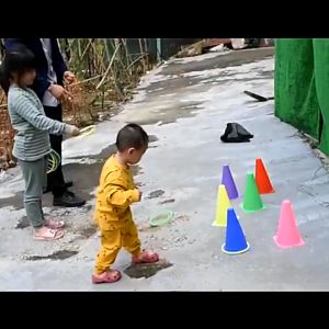 การเรียนรู้เกมโยนห่วงกรวย ฝึกความแม่นยำ ออกกำลังกาย 6 กรวยเกมโยนแหวน เพื่อให้ความสวยงามในร่มและกลางแจ้ง สำหรับการเดินทางหารฝึกซ้อมกีฬา